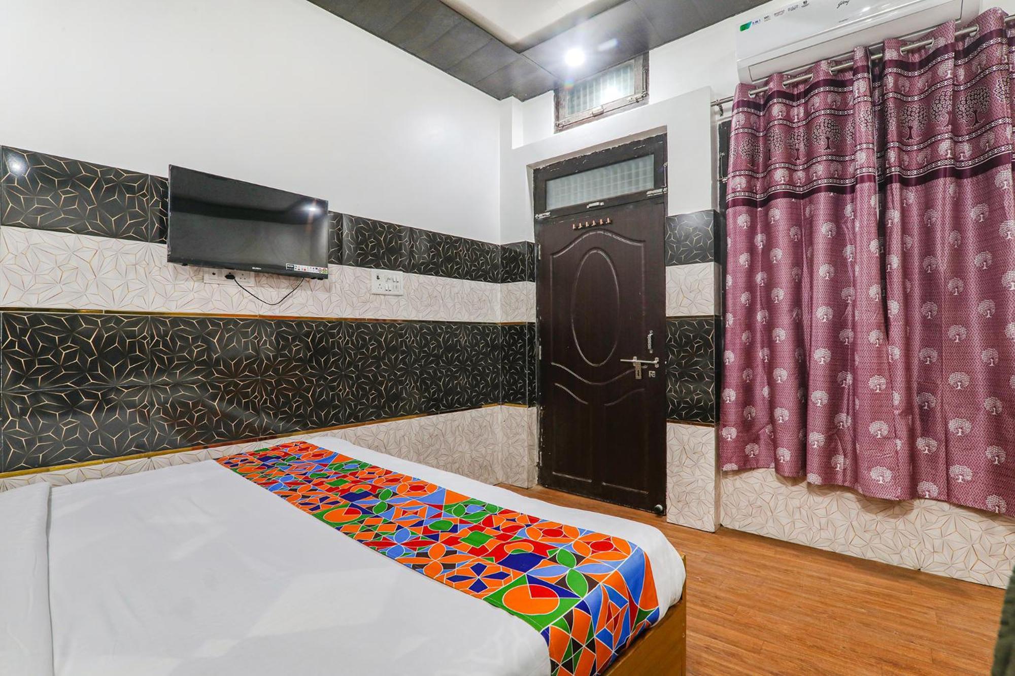Fabexpress Milan Palace Ayodhya Exterior photo