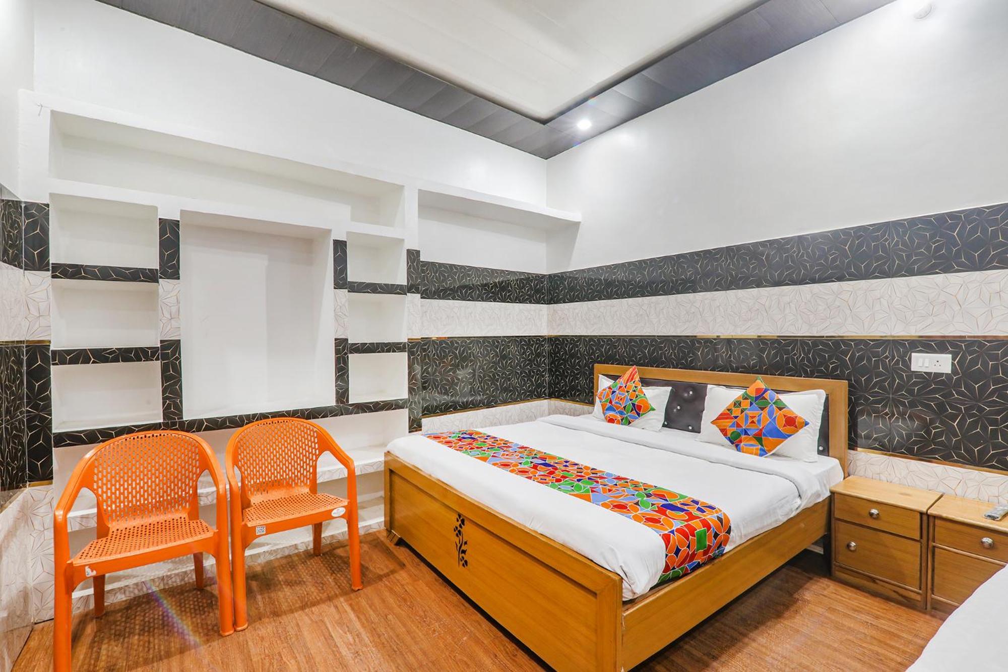 Fabexpress Milan Palace Ayodhya Exterior photo
