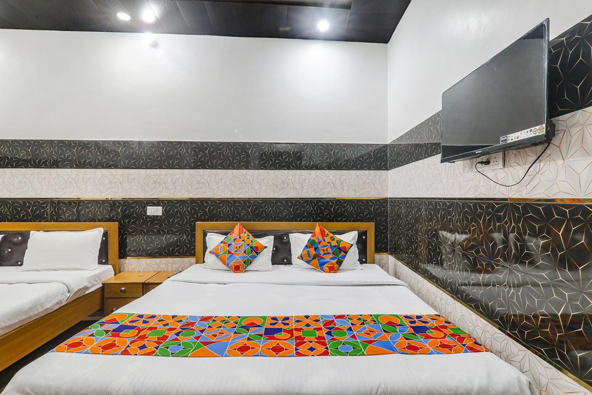 Fabexpress Milan Palace Ayodhya Exterior photo