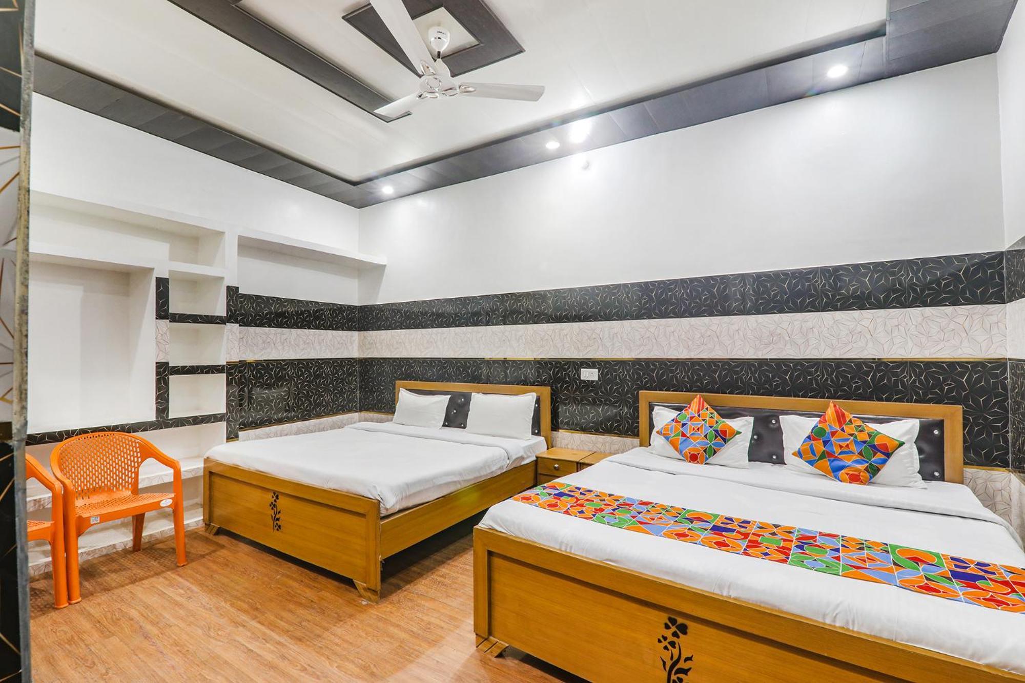 Fabexpress Milan Palace Ayodhya Exterior photo