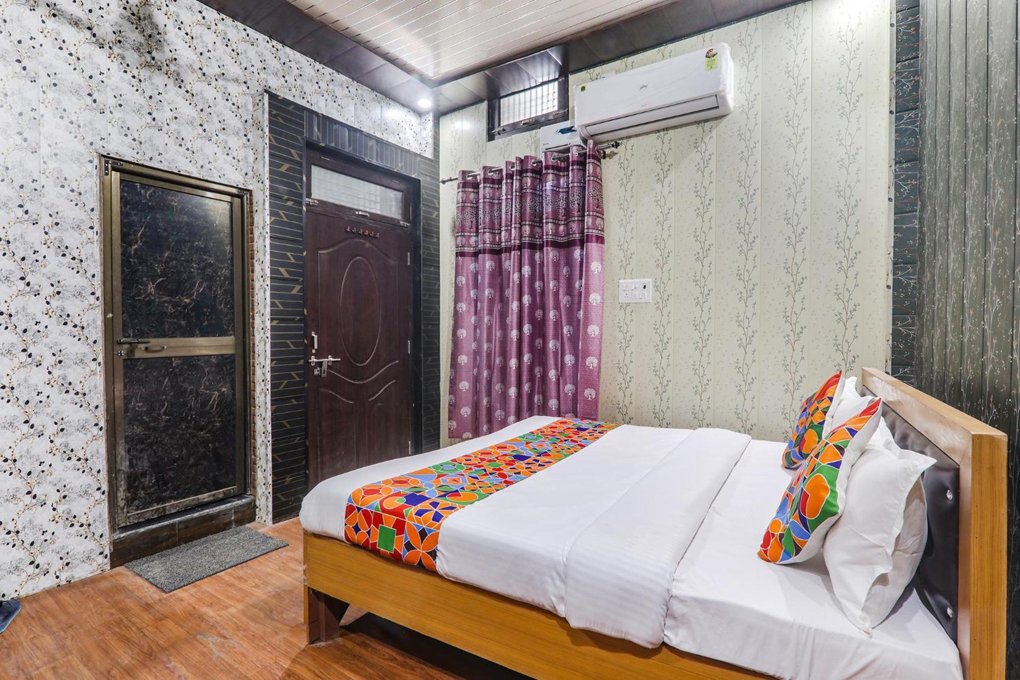 Fabexpress Milan Palace Ayodhya Exterior photo