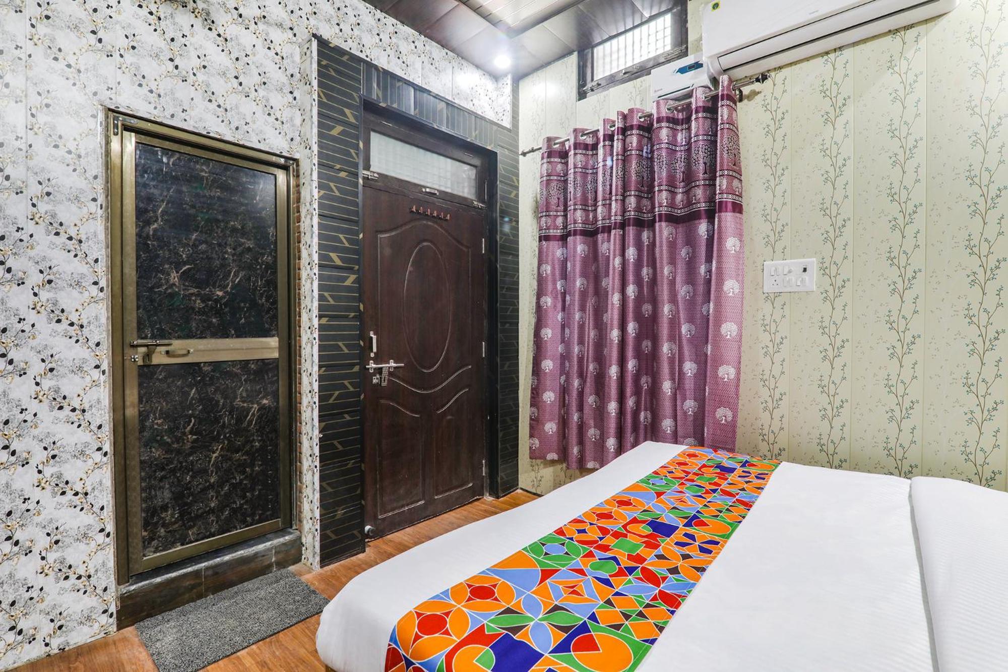 Fabexpress Milan Palace Ayodhya Exterior photo