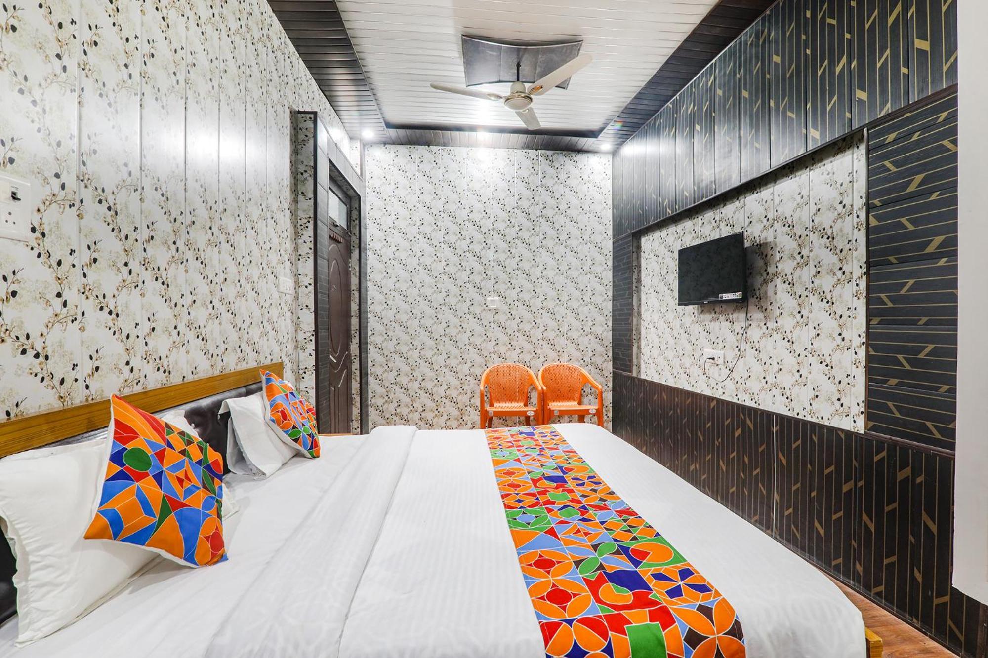 Fabexpress Milan Palace Ayodhya Exterior photo