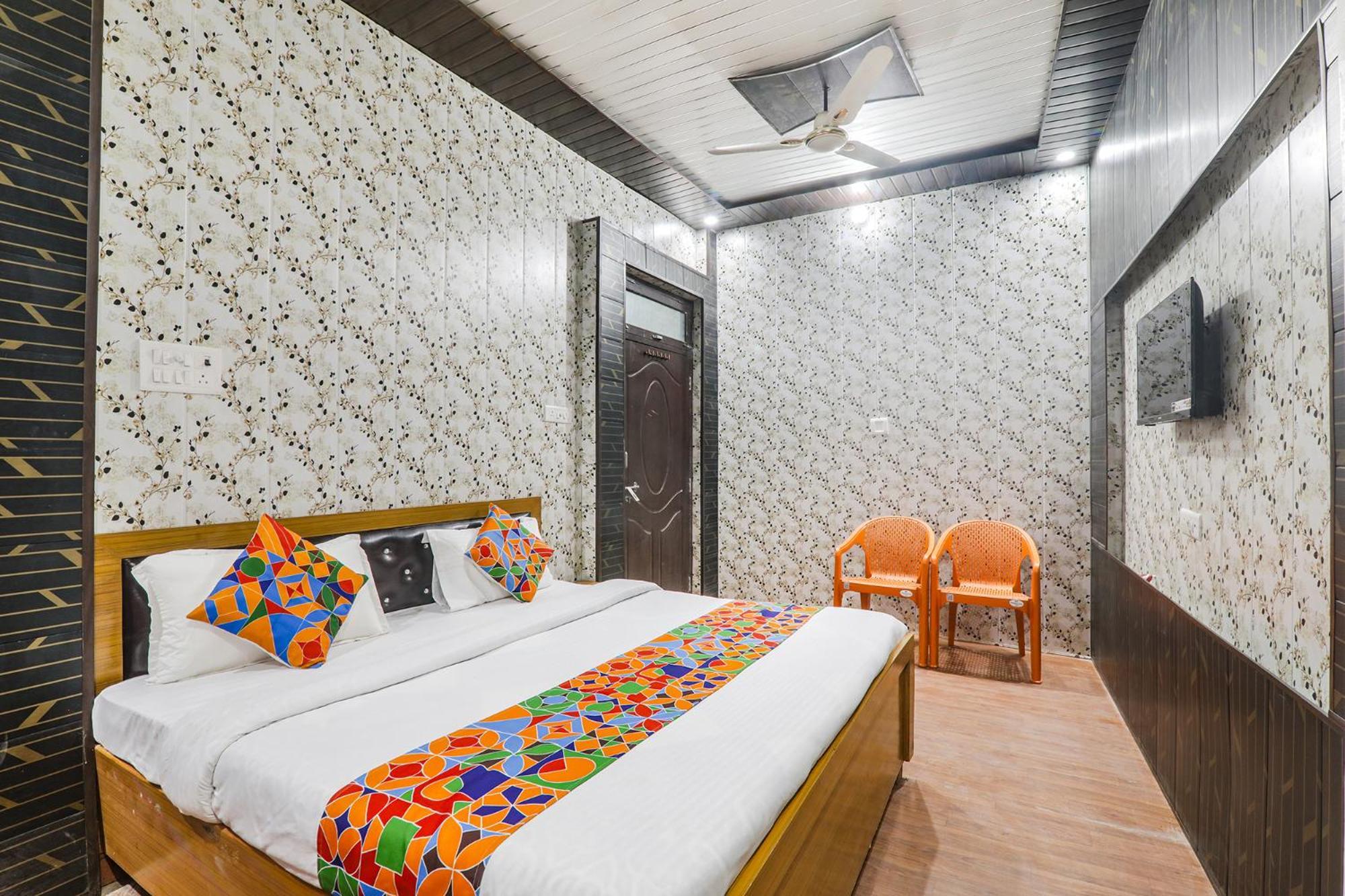 Fabexpress Milan Palace Ayodhya Exterior photo