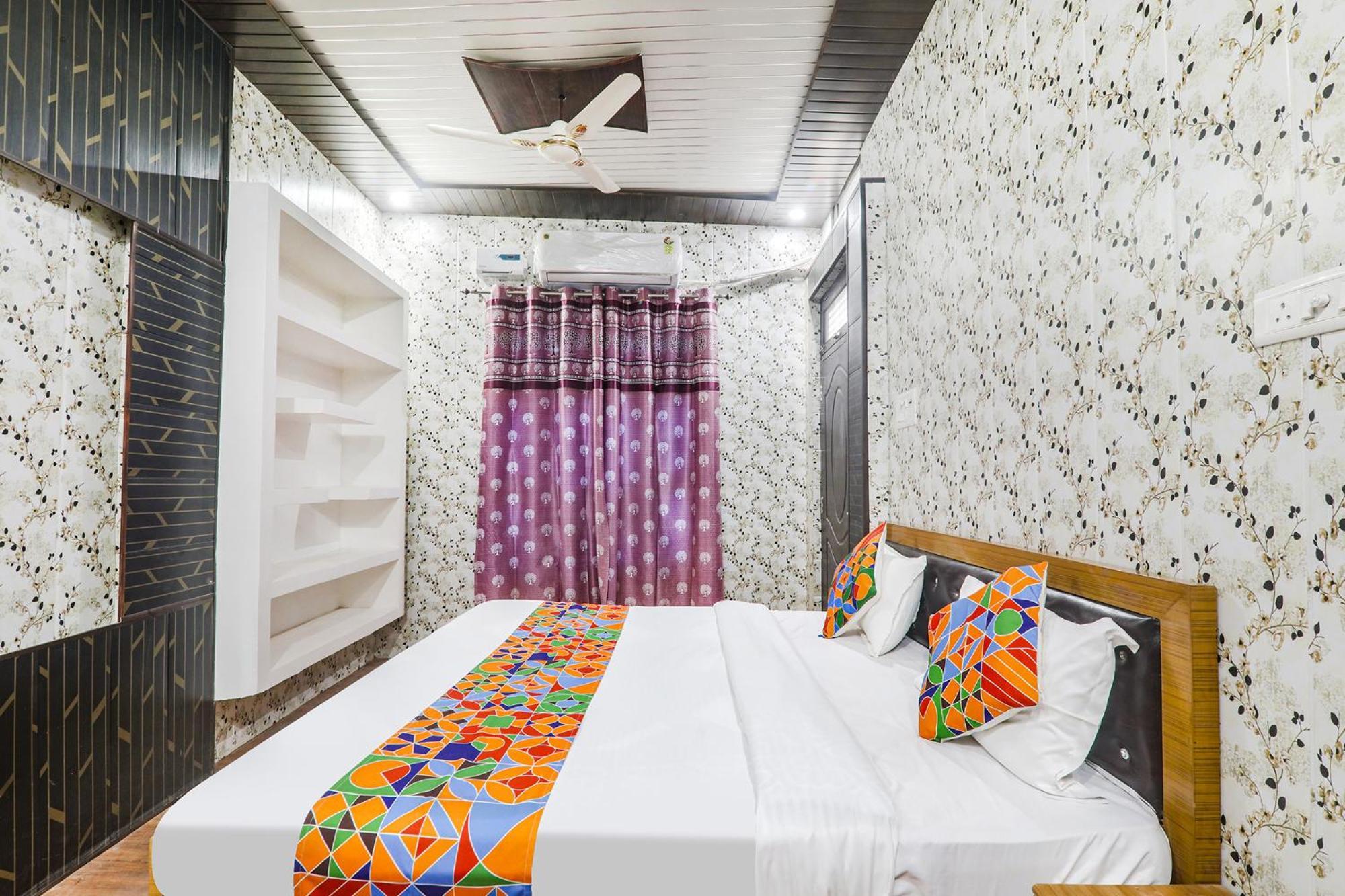 Fabexpress Milan Palace Ayodhya Exterior photo