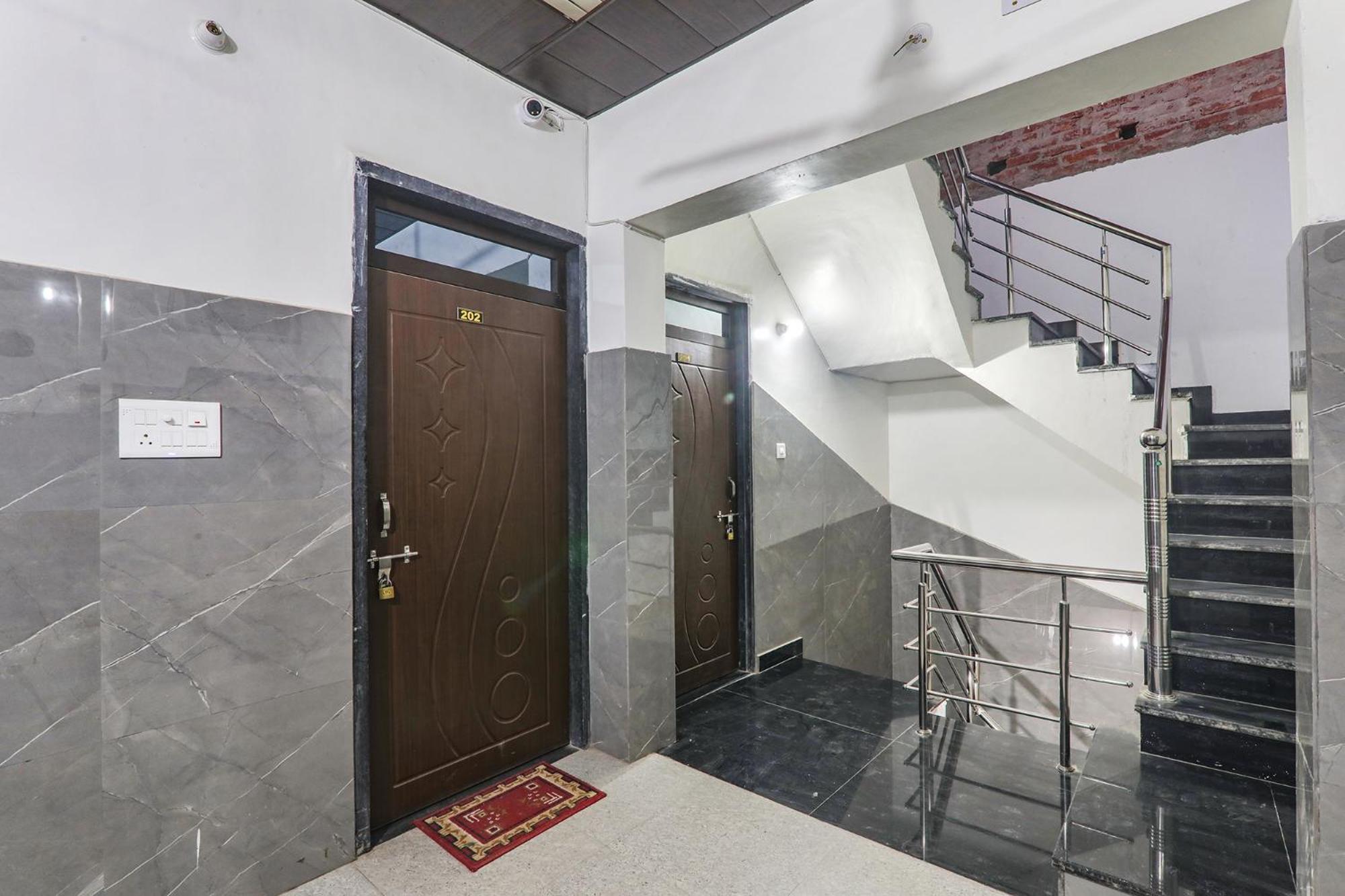 Fabexpress Milan Palace Ayodhya Exterior photo